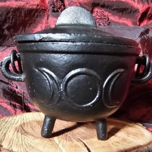 ,triple, moon, cauldron, cast iron, ritual tools, altar, decor, witchcraft